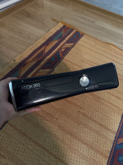 Xbox 360 Slim pentru Piese