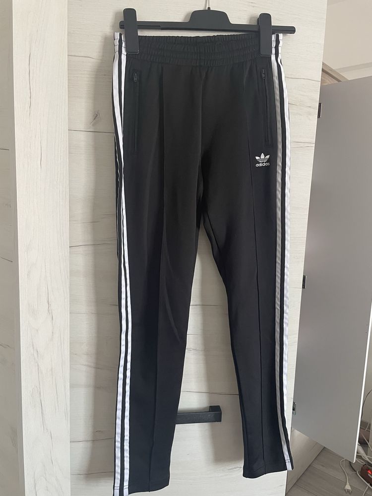 Pantaloni Adidas originali masura S