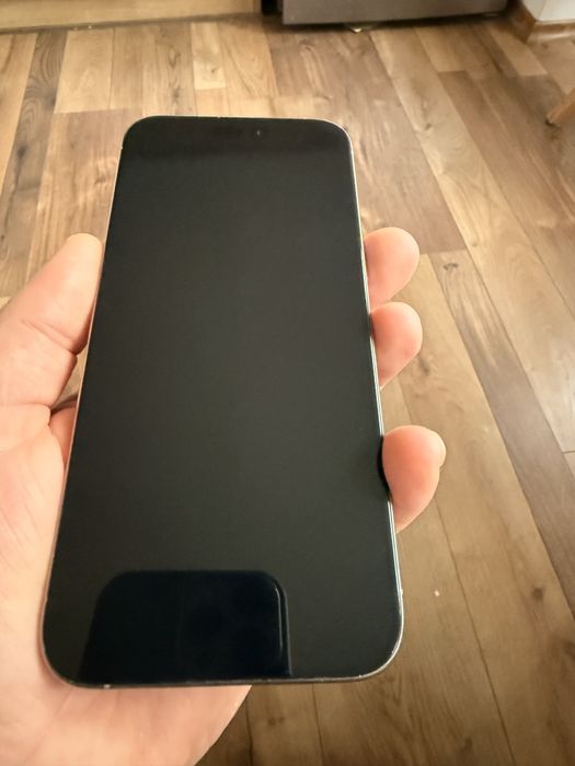 Продавам iPhone 15 Pro Max, 256 GB, цвят Natural Titanium