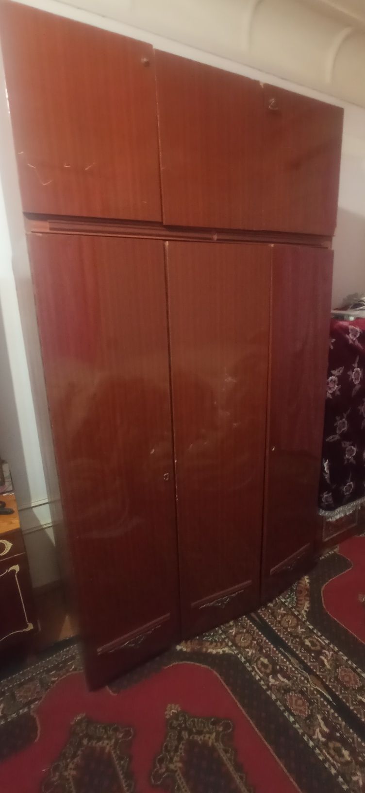 Shifaner shkaf stenka mebel eski mebel 700.000