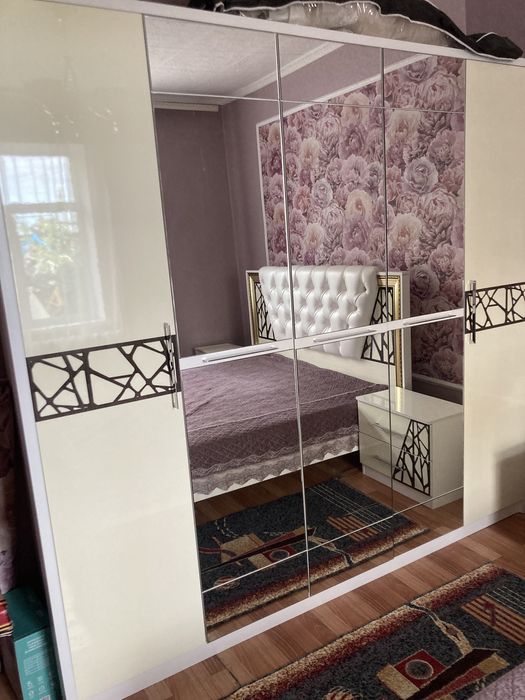 Спальный гарнитур