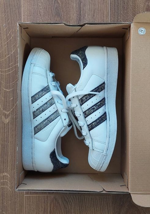 Adidas Superstar оригинални дамски – размер US 6