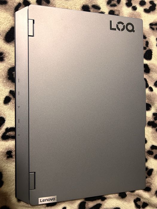 Vand sau schimb laptop