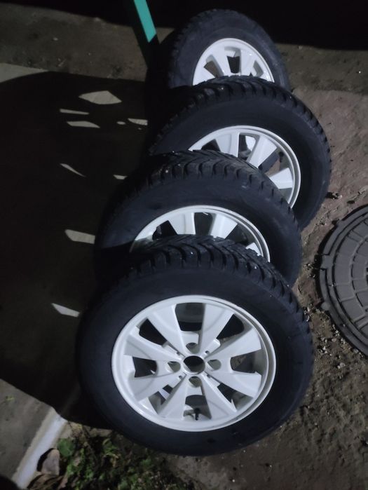 Продам шины зимние R14, TOYO с дисками 185/65