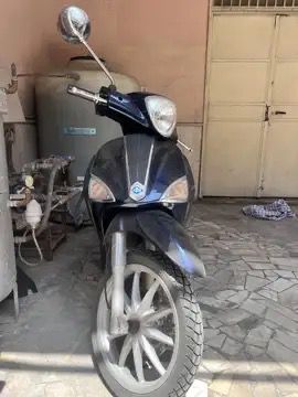 Inchiriez scuter Piaggio Liberty 125