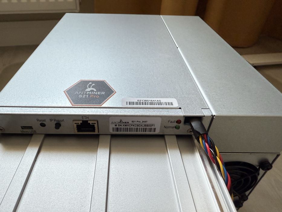 Vand Asic Bitmain Antminer S21+ / S21 Pro / S21 XP Bitcoin hosting BTC
