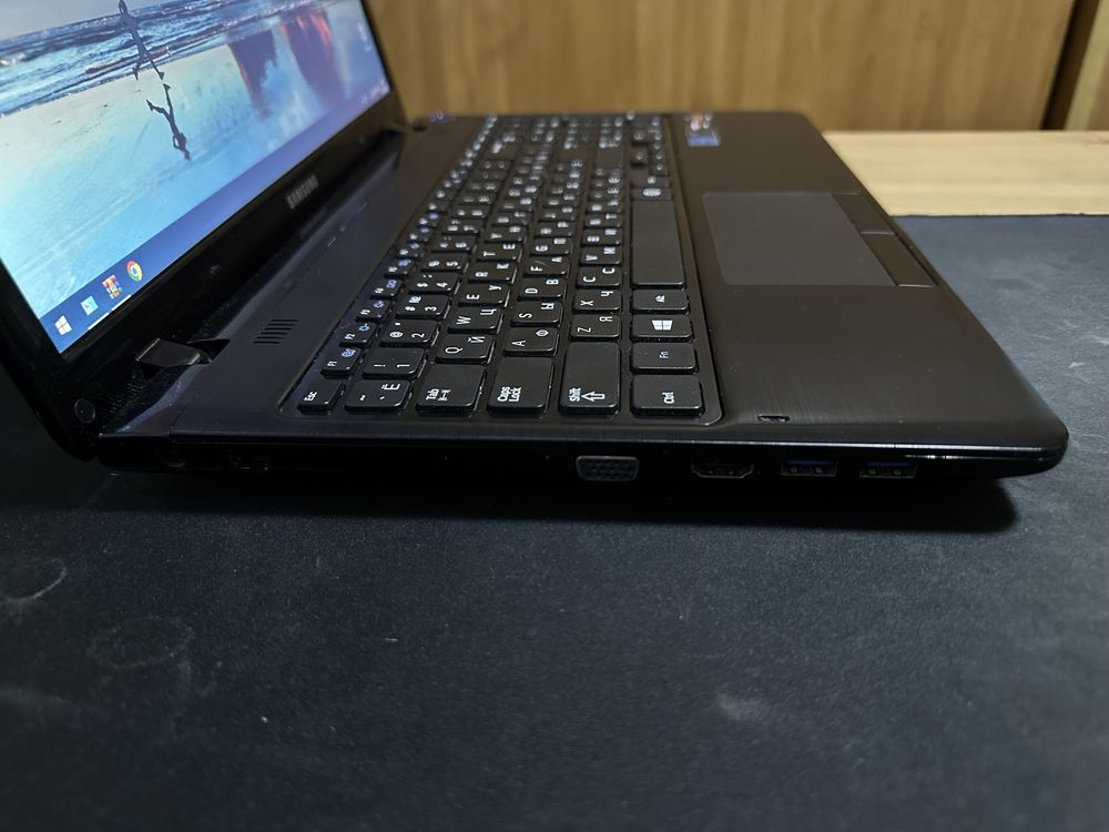 Ноутбук AMD E2-1800/RAM 8Gb DDR3/SSD/HDD 1TB/Radeon HD 7400M