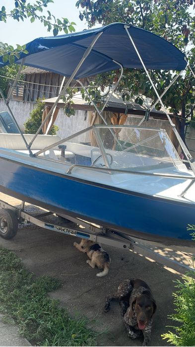 Vand barca cu peridoc