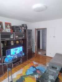 Vând apartament cu trei camere