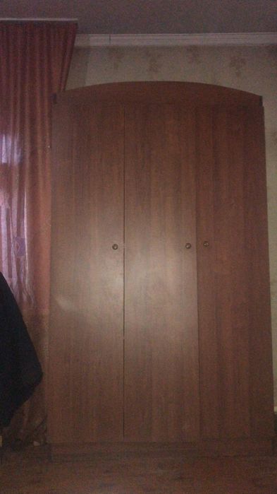 Продается большой шкаф