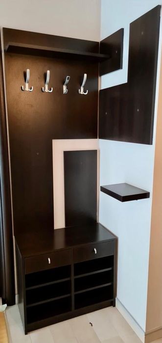 Cuier hol și oglinda