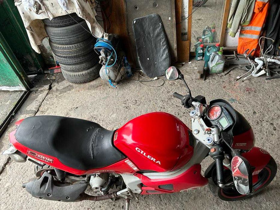 Vând scuter 180 gilera dna