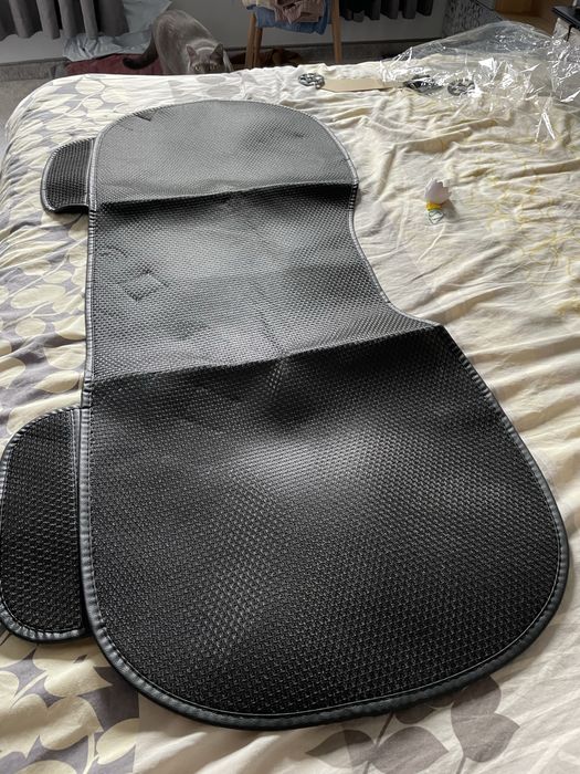 Универсална постелка за седалки