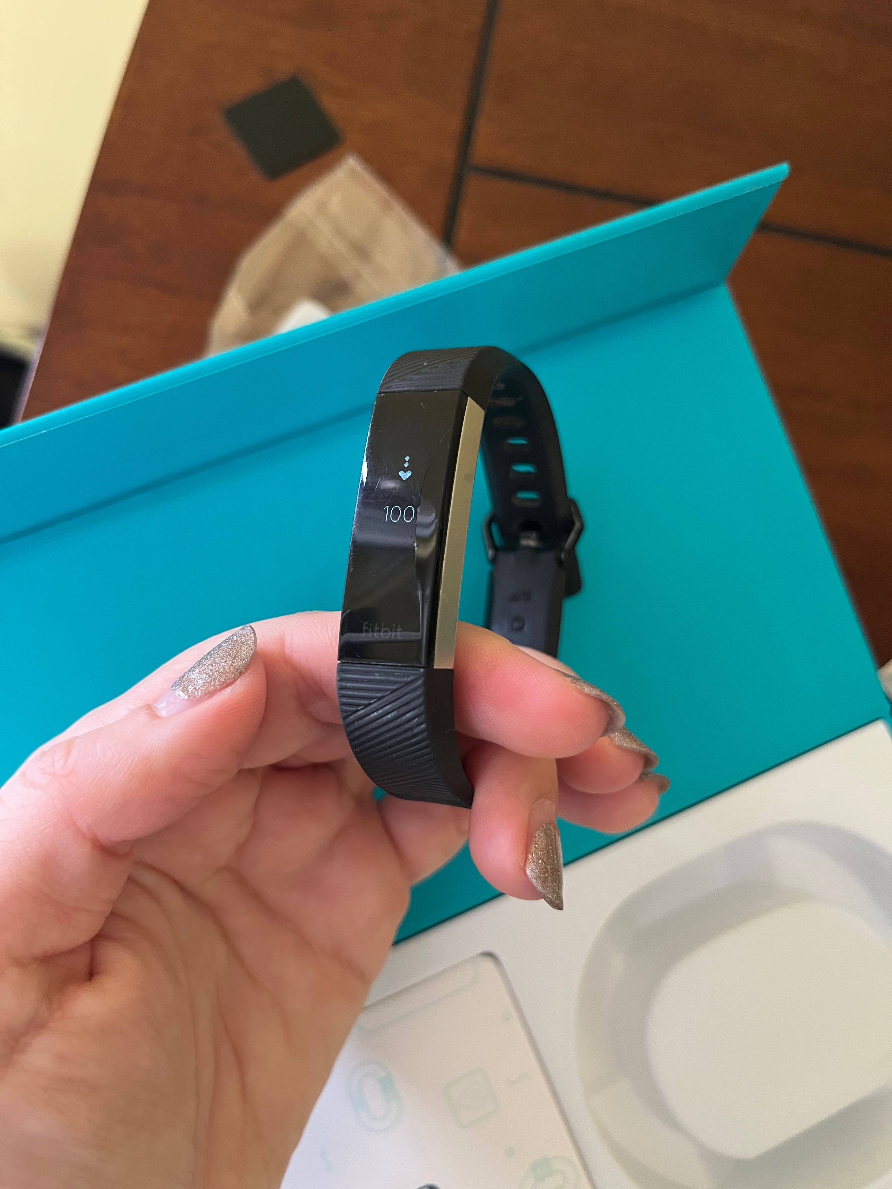 Smart часовник Fitbit Alta HR