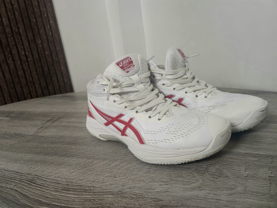 Кроссовки Asics GELHOOP V14