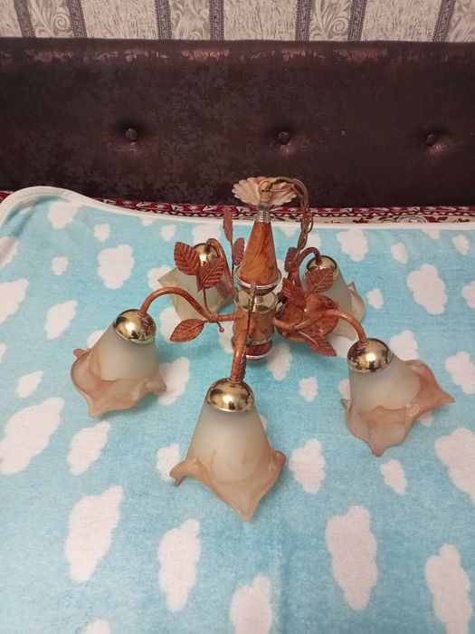 Продам 5 рожковую люстру