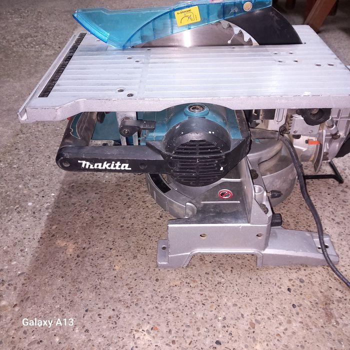 Circular makita profesional