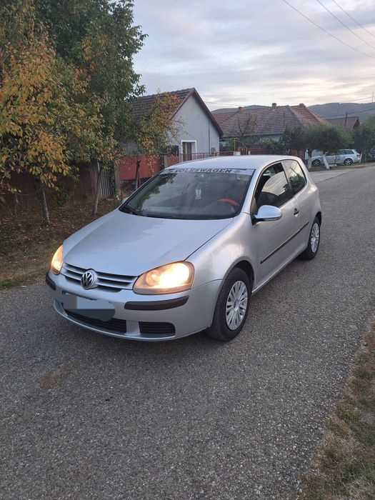 Golf 5 1.4 i an 2005 acte la zii,se poate circula cu nr astea 1150€