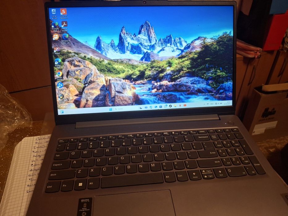 Vând laptop lenovo