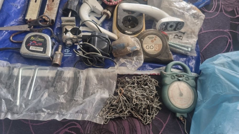 Много голям лот инструменти