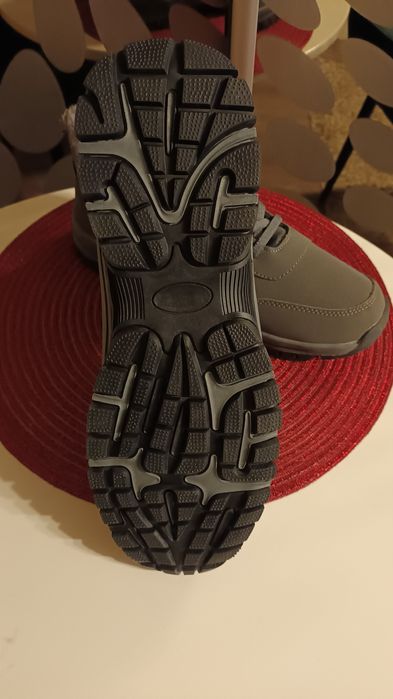 Vând ghete pt băieți/barbati