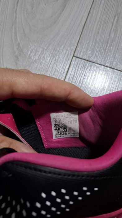 Vând adidasi fotbal sala Adidas Predator