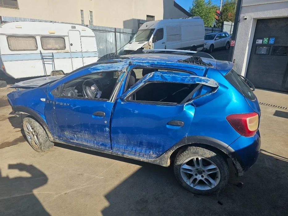 Dezmembrez Dacia Sandero 2 0.9 TCE cod H4B-A4 66KW an 2015 euro 5