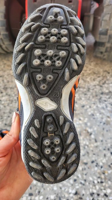 Детски обувки за футбол