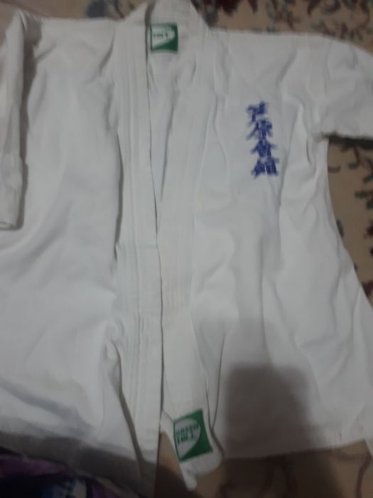 Продам кимано на 8-9 лет