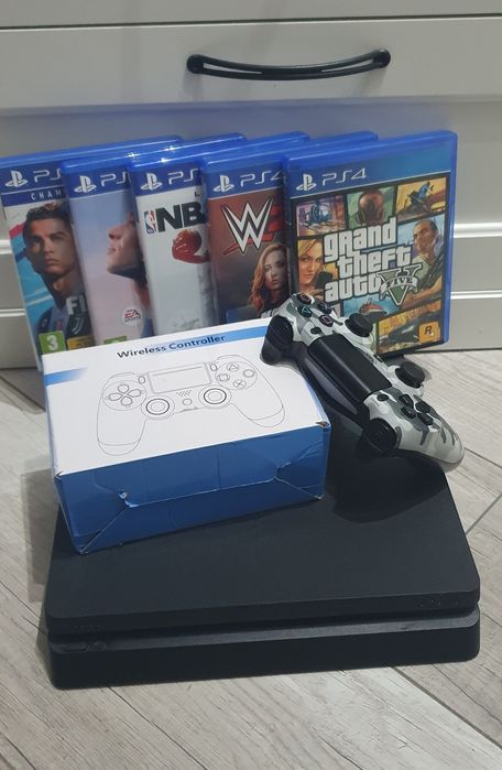 Playstation 4/PS4 slim 1tb ,2 controllere