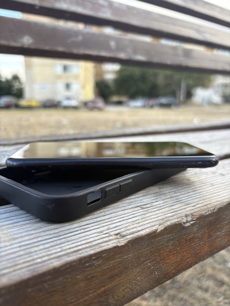 Продавам iphone XR