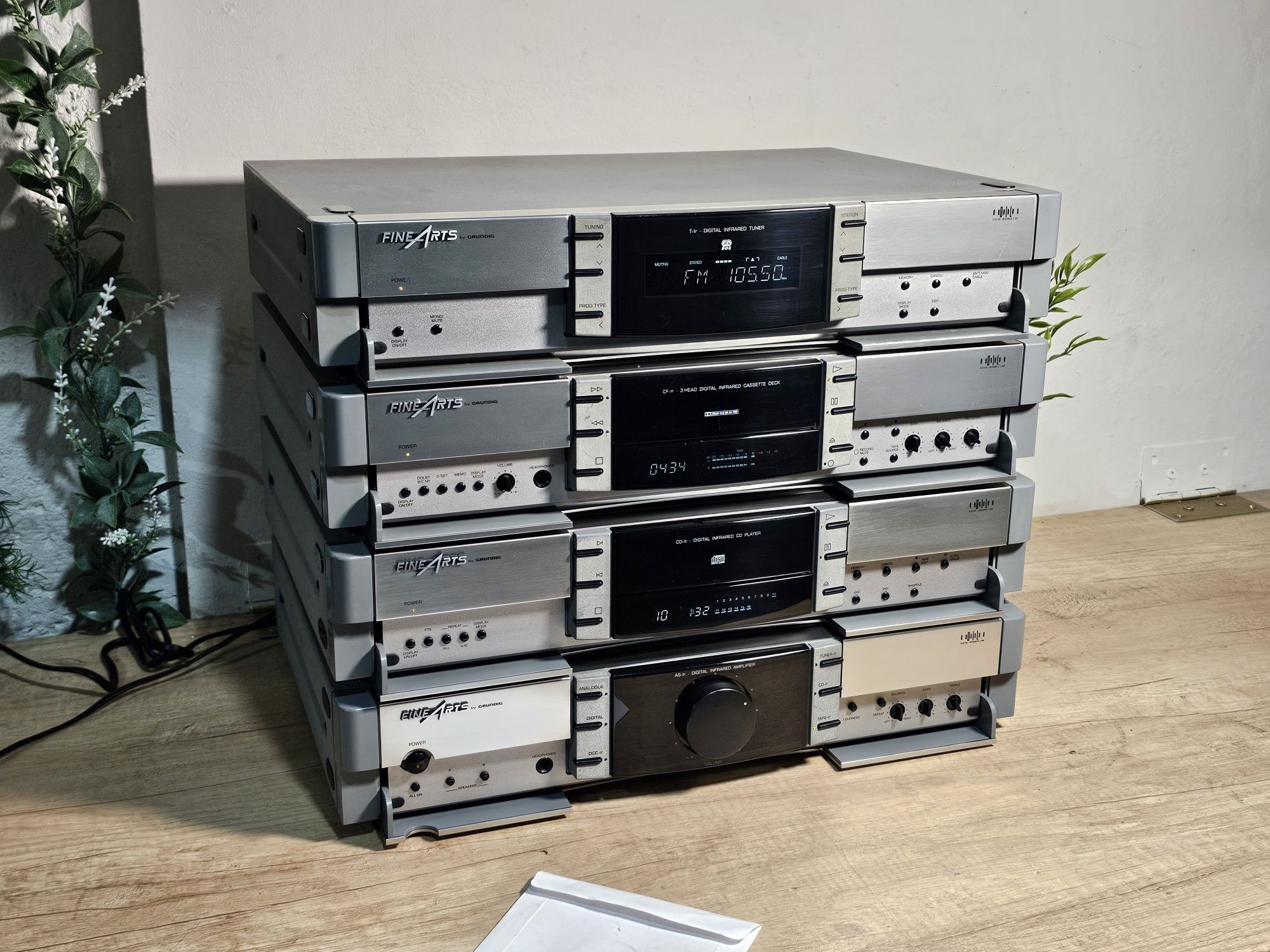 Linie audio FINEARTS ,amplificator deck 3 head, tuner, cd player ,IR