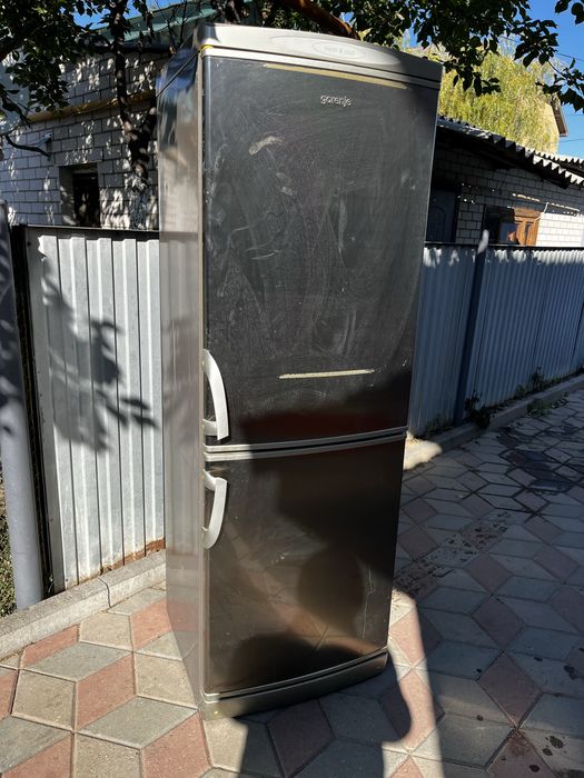 Продам Холодильник 2-х камерный бу на запчасти