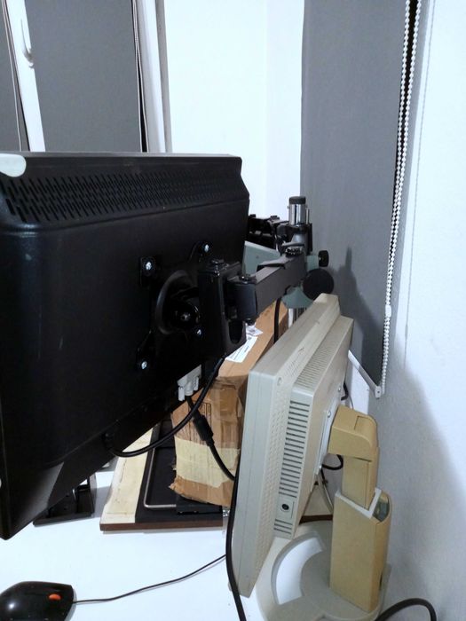 Vonitor Dell 17" si AOC 19" VGA si DVI, audio si USB