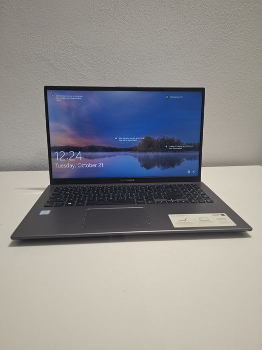 Laptop Asus cu i5 generatia a 8 a