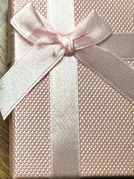 Колие и обици във невероятен лилав цвят от El Grado