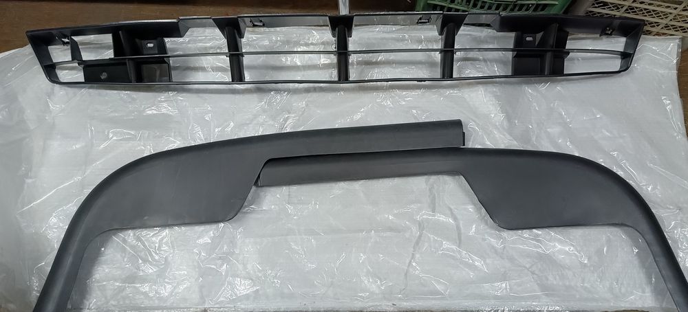 Решетка в бампер,губа на VW b4