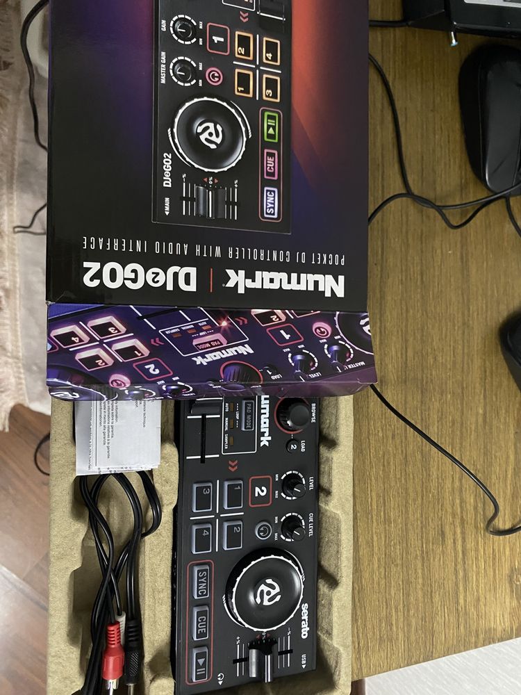 DJ2GO2 TOUCH портативный DJ контроллер