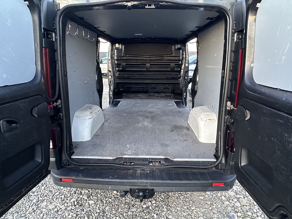 Opel Vivaro 2017 EURO6 •Model Lung• 2Usi culosante Navigatie