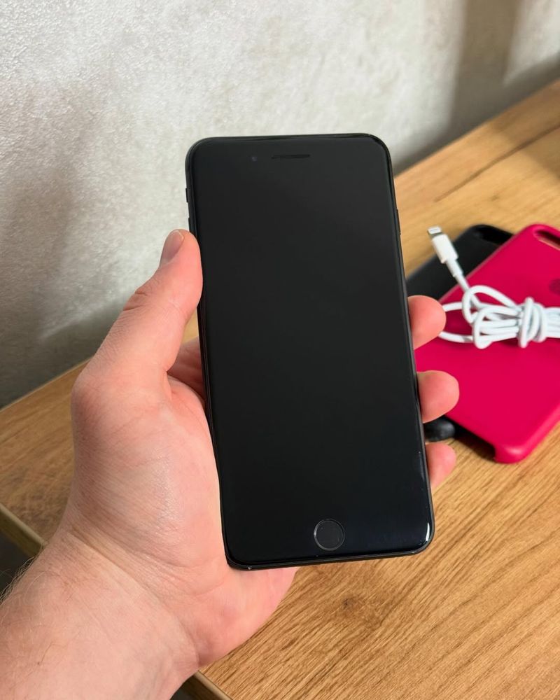 Iphone 7 Plus 128гб сотилади