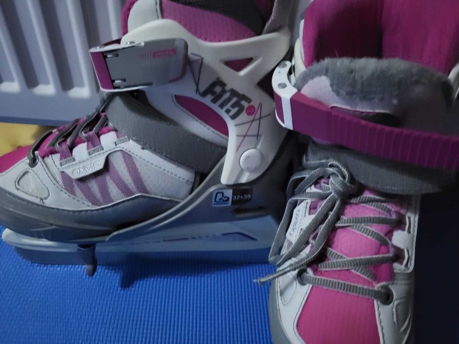 Vand patine numerele 28, 33, albe si reglabile 32-35