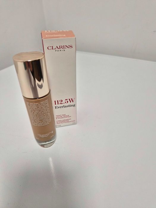 Фон дьо тен  Clarins skin illusion full coverage