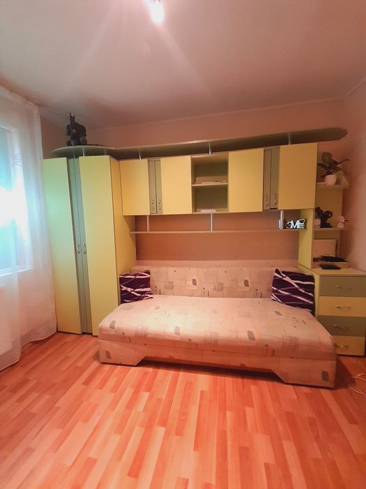 Vând mobilă tineret.