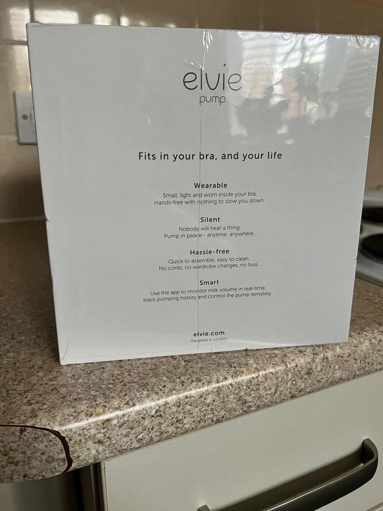Безжична помпа за кърма Elvie ( чисто нова )