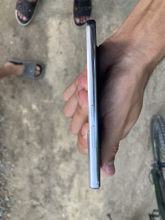 “Samsung Galaxy S22 sotiladi ideal holatda”