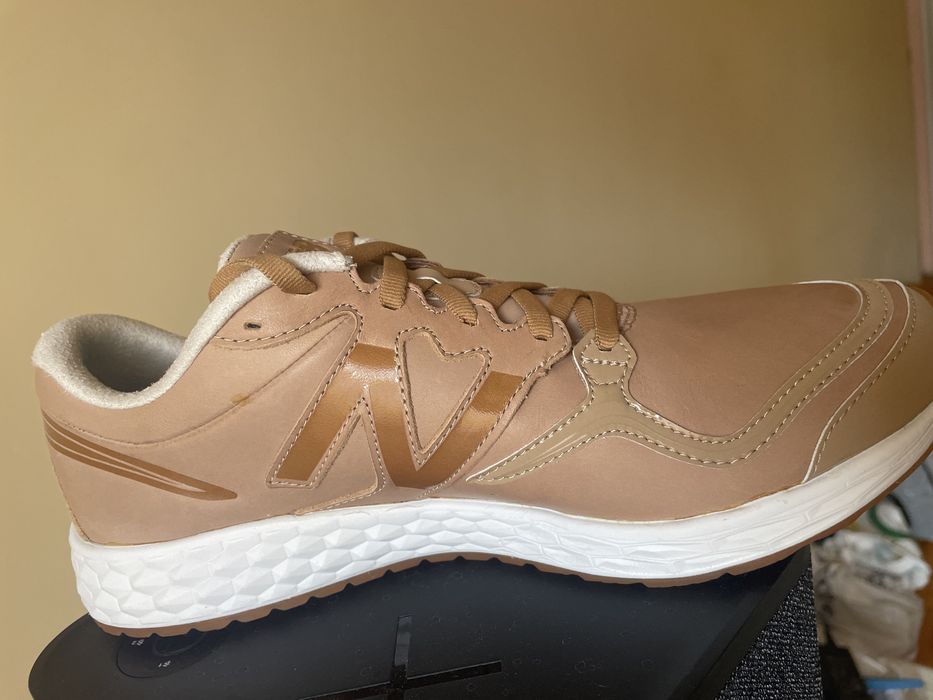 New balance  marimea 43