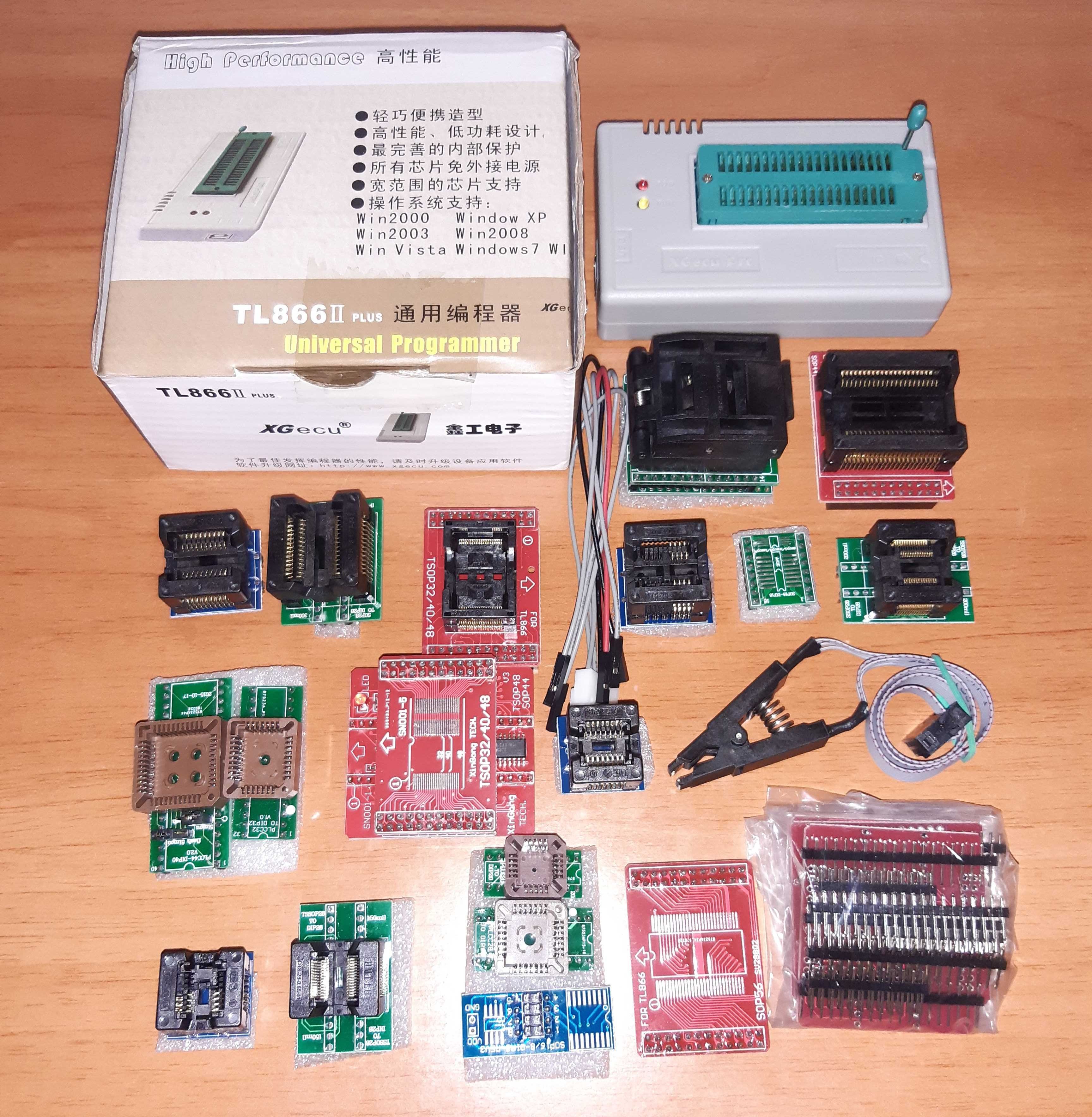 Programator Xgecu TL866 II + 25 adaptoare, memorii eprom, flash, nand,