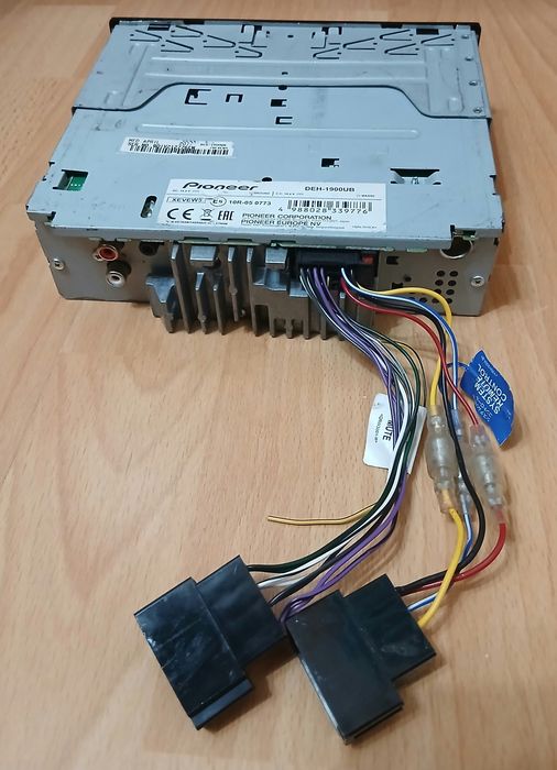 Ресийвър Pioneer USB CD FM Aux 4x50W с евробукса шейна