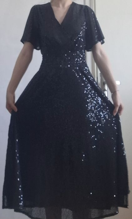 Rochie neagra reserved