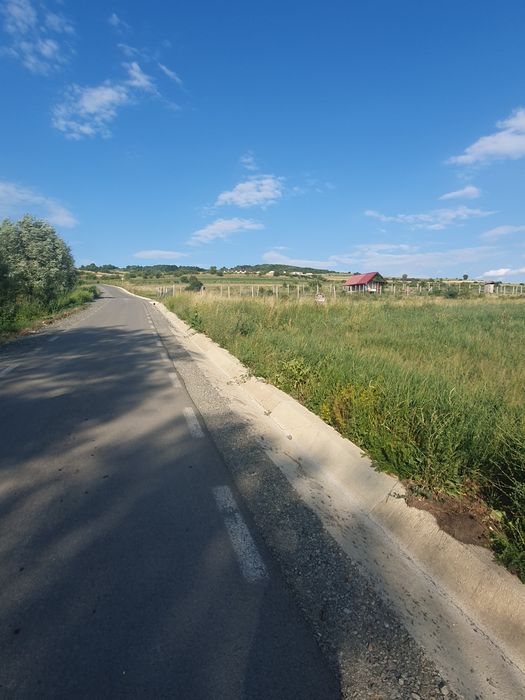 Vând teren pentru constructii